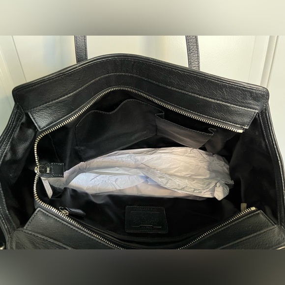 Coach Shoulder Bag - Picture 9 of 10